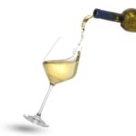 classic wine glass for bar and restaurant use