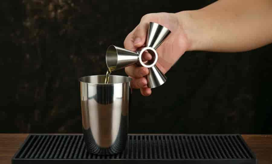 multi-capacity cocktail jigger ring frame rotating to correct cup measuring spirits bar tool