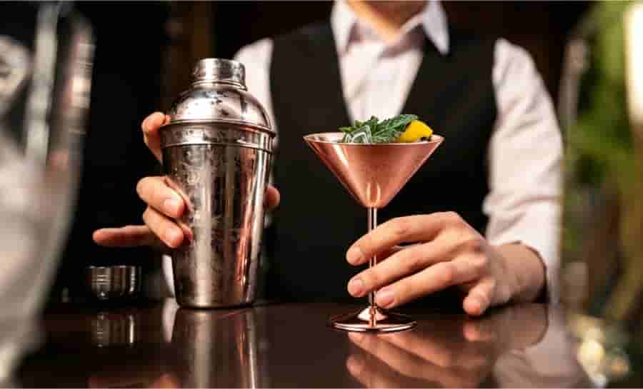 Stainless Steel Cocktail Glasses: Types, Benefits & Wholesale Buyer's Guide 1 stainless steel cocktail glasses bar setting professional hospitality service 304 stainless steel