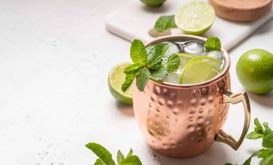 stainless steel moscow mule mugs cocktail with lime and mint